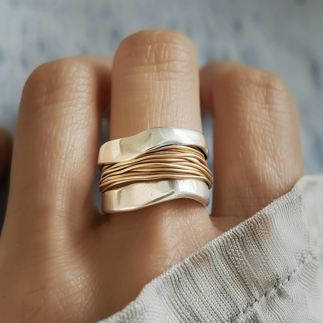 Julia - Anillo de hilos dorados y plateados