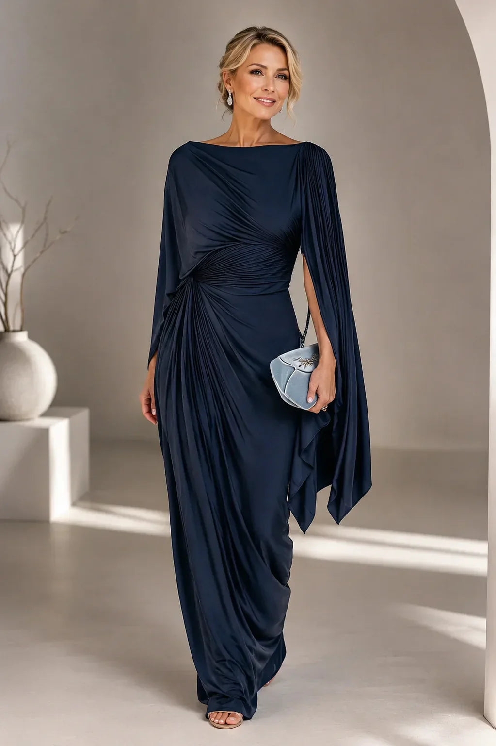 Kamila - Vestido de Noche Chic Drapado con Manga Capa