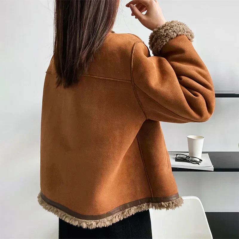 Isabel - Chaqueta de piel de oveja abotonada